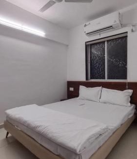 Pardi House | Unix Hotel And Guest House