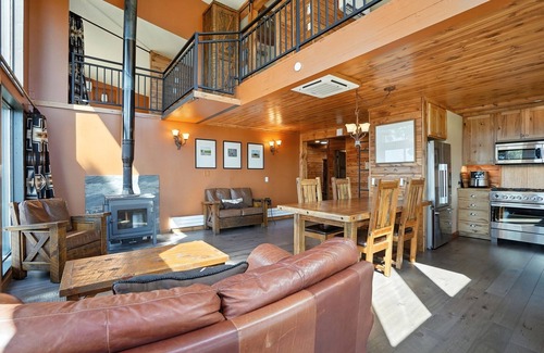 Keystone Cabin | Unmatched views of Mt. Rushmore and Black Elk Peak on 17 acres with hot tub