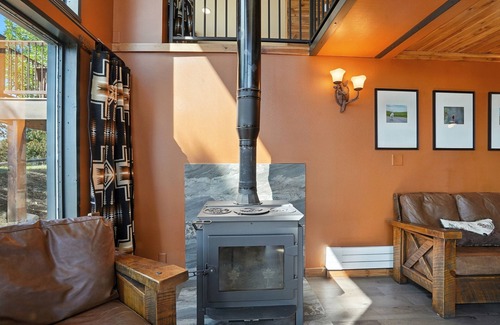 Keystone Cabin | Unmatched views of Mt. Rushmore and Black Elk Peak on 17 acres with hot tub