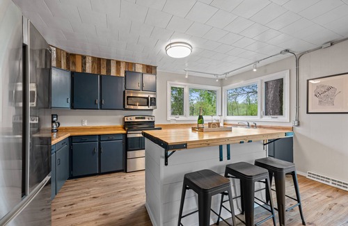 Weyauwega Cottage | Unplug at RIVER RUN—Secluded, Waterfront, Kayaking