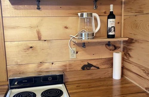 Sharpsburg Cabin | Unplug & Recharge at Whispering Pines Ringgold