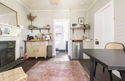 Cambewarra Cottage | "Unplug & Reconnect" at our romantic Rose Cottage