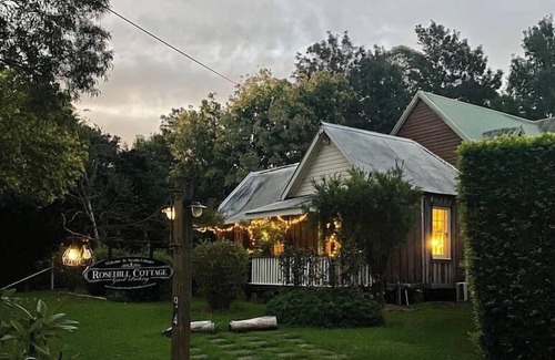 Cambewarra Cottage | "Unplug & Reconnect" at our romantic Rose Cottage