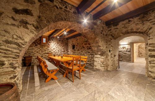 Laces House | Unterlanpacher Historic Refugium