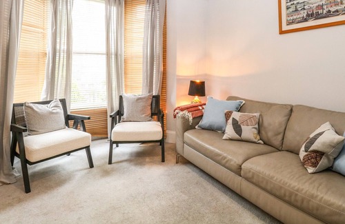 Norwich Cottage | UNTHANK COTTAGE, pet friendly, character holiday cottage in Norwich