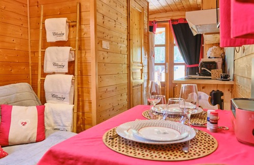 Bruyeres House | Unusual caravan in the Vosges with private jacuzzi