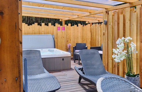 Bruyeres House | Unusual caravan in the Vosges with private jacuzzi