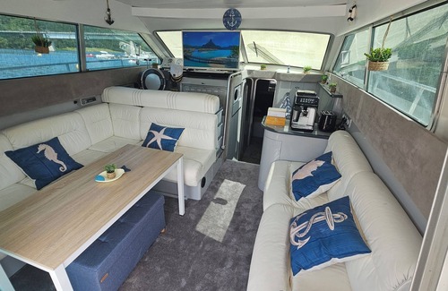 Vals d'Aix et Isable Boat Rental | Unusual nights on a 12m boat in the heart of nature (Loire gorges)