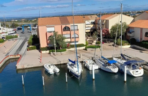 Carnon-Plage Boat Rental | Unusual stay on a comfortable and quiet sailboat