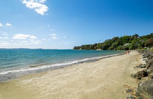 Tindalls Beach Apartment | Unwind at Tindalls Bay - Whangaparaoa Apartment