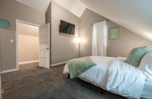 Near Eastside House | Unwind Entertain Explore: Downtown Indy