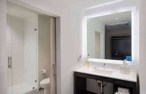 Central Area Hotel | Unwind in Style and Comfort! Pet-friendly Property, Onsite Parking!