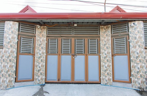 Angeles City House | Up to 18 Pax Aqua Planet & Korean Town & Clark International Speedway