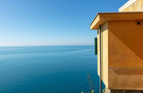 Corniglia House | Up to 5 guest house above the Cliff House