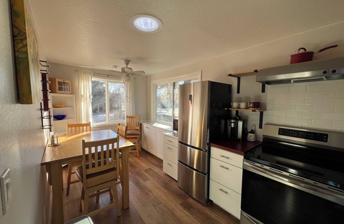 Lafayette Apartment | Updated 2-bedroom 1bth apartment near downtown Lafayette with WiFi, AC