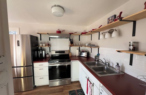 Lafayette Apartment | Updated 2-bedroom 1bth apartment near downtown Lafayette with WiFi, AC