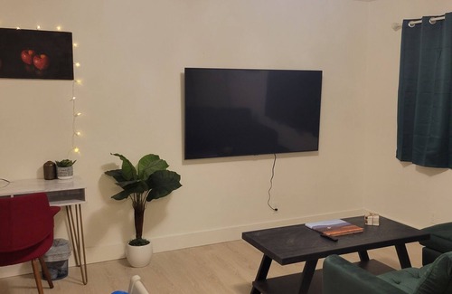 Napa House | Updated 2bd house in quiet neighborhood