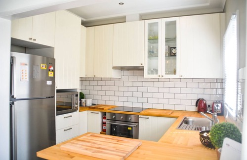 Oxley Park House | Updated 3-Bedroom Home + Parking | 5 Mins to M4 & Western Sydney Hub