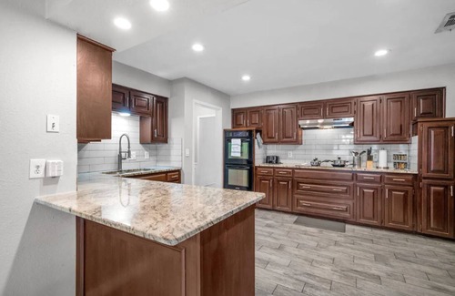 Allen House | Updated 4 BR 2 BA Spacious Home in the Heart of Allen