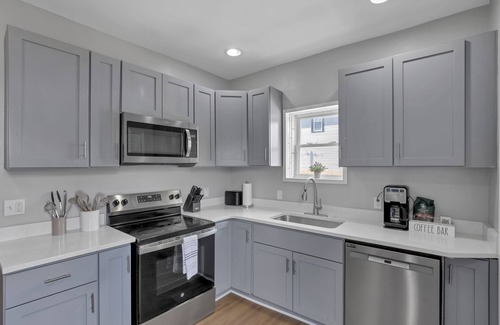 Columbus House | Updated 4BR/2.5BA Townhome, 5-Min Walk to Nationwide Children’s Hospital