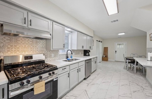 Bridge City House | Updated 5 bedroom home in Bridge City