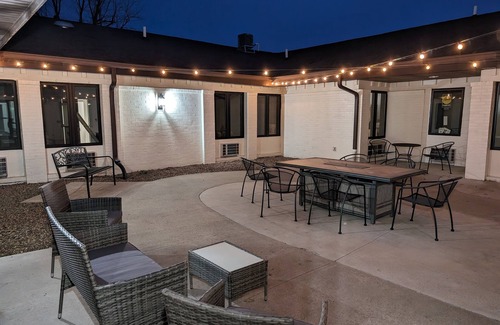 Pella Apartment | Updated apartment at Mid North Flats!