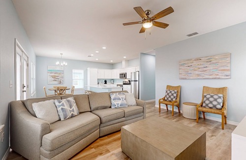Aransas Pass House | Updated beach house with a furnished deck, washer/dryer, central AC, & gas grill