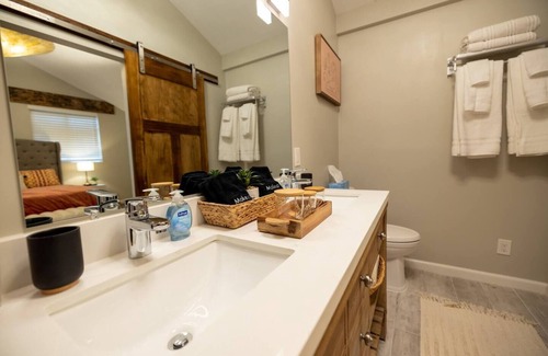 Hillwood House | Updated Beautiful 4 bedroom home.