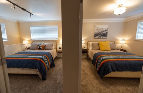 Hillwood House | Updated Beautiful 4 bedroom home.