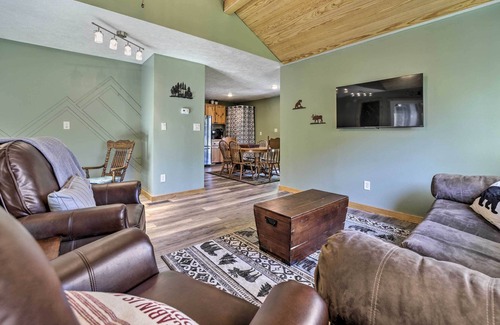 Canton Cabin | Updated Canton Cabin w/ Decks - Near Hiking!