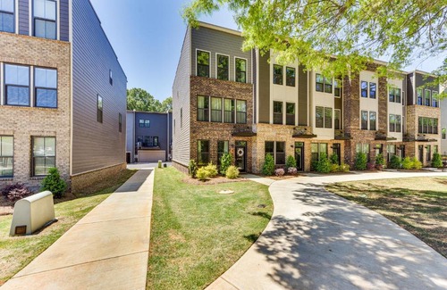 Wendover - Sedgewood House | Updated Charlotte Vacation Rental 4 Mi to Downtown