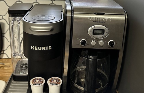 White Mills Cottage | UPDATED Cottage Lake Wallenpaupack Poconos across from lake Pets Allowed