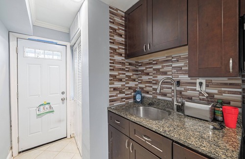 Washington Apartment | Updated Cozy 2BR Apartment in DC