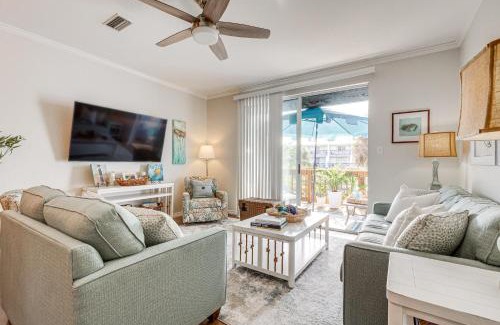 Dauphin Island Apartment | Updated Dauphin Island Condo with Pool and Gulf Views!
