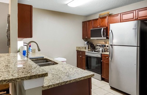 Clermont Apartment | Updated Downtown Clermont Suite 837