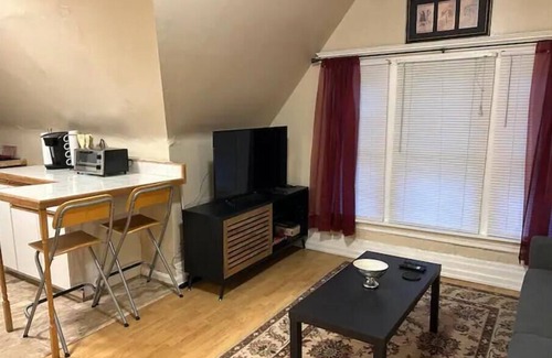 Morgantown Apartment | Updated historic South Park apt!