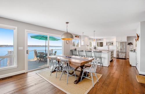Allyn-Grapeview House | Updated home on the water with 2 decks, amazing views, & amenities to enjoy