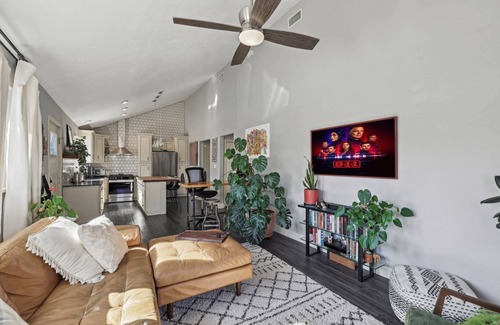 East MLK House | Updated Home with Gourmet Kitchen, Desk Setup and Keyboard, Perfect for Digital Nomads