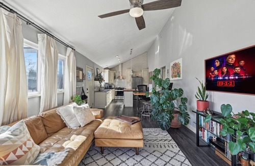 East MLK House | Updated Home with Gourmet Kitchen, Desk Setup and Keyboard, Perfect for Digital Nomads