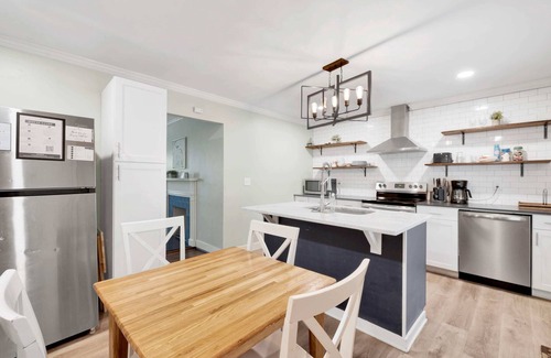 Crestline Heights House | Updated Kitchen, Near Downtown - Cozy on 86th