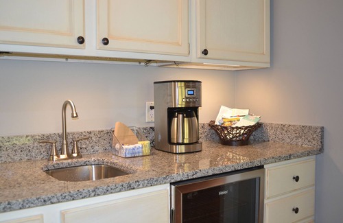 Thompsonville House | Updated, large Crystal Home on golf course. 5/5 rated.