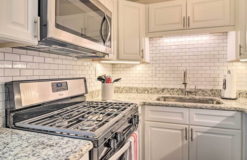 Largo Cottage | Updated Largo Home Near Beaches & Parks!