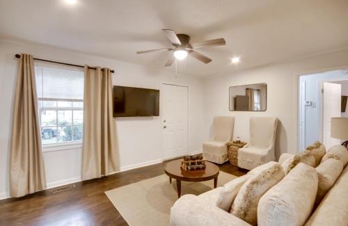 Greenwood House | Updated North Greenwood Cottage Less Than 1 Mi to Dtwn!
