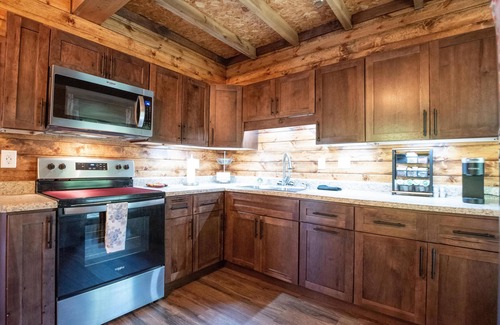 Nashville Cabin | Updated pet friendly, close to Nashville!