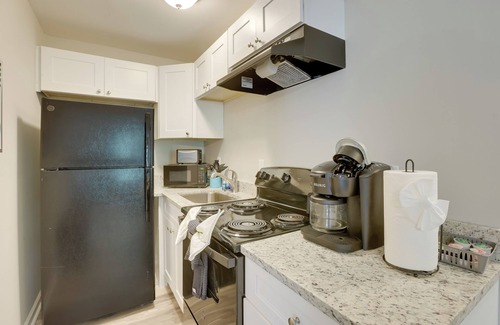 Talladega Apartment | Updated Rental < 15 Mi to Talladega Superspeedway!