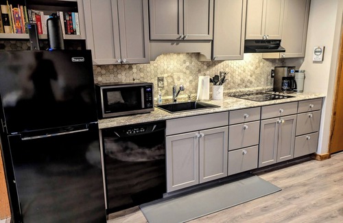 Mancelona Condo | Updated Shanty Creek Condo Steps from Golf & Ski!