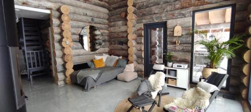 Ylamylly Villa | Upea kelohirsihuvila rannalla, myös poreamme!