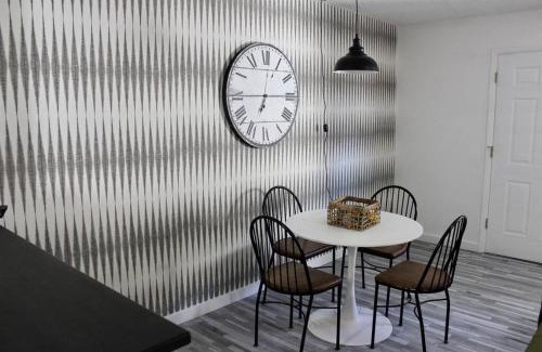 Riverside Apartment | Upgraded Condo Close to All the Tempe Action