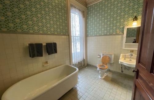 Central Business District Bed & Breakfast | Upjohn
