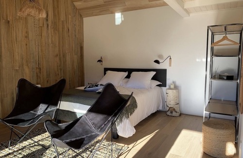 Champs-sur-Tarentaine-Marchal Hotel | Upmarket CABANE-Lodge with PRIVATE SPA near LACS D'AUVERGNE
